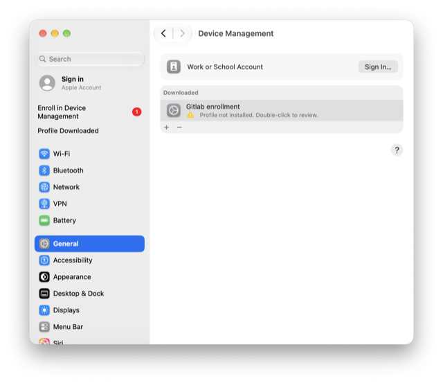 ダウンロード済みの GitLab enrollment プロファイルと、プロファイルがインストールされていません。ダブルクリックして確認という表示があるデバイス管理設定